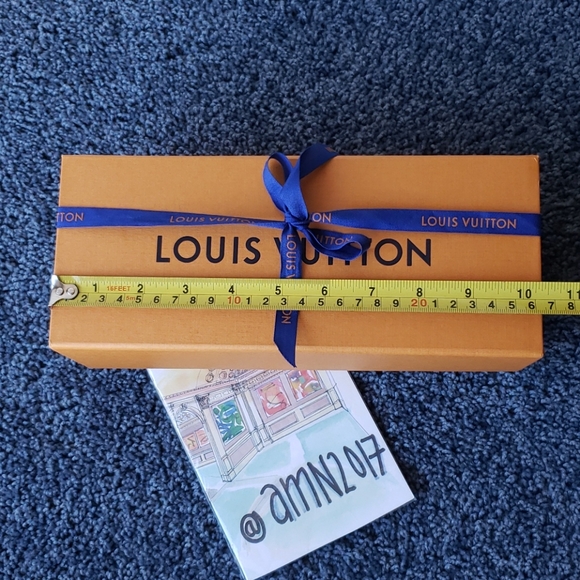 Louis Vuitton Gift Box and LV Ribbon - Picture 2 of 6